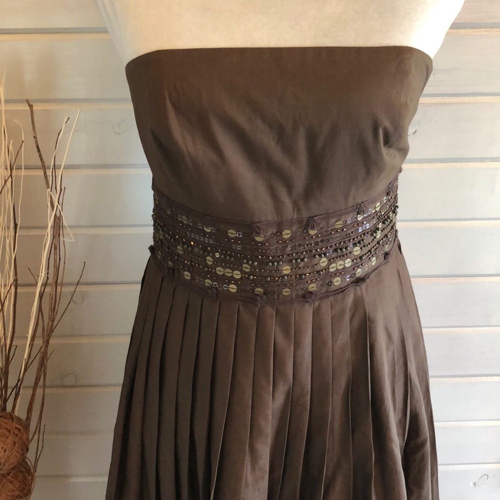 ⬇️Ann Taylor cocktail strapless dress